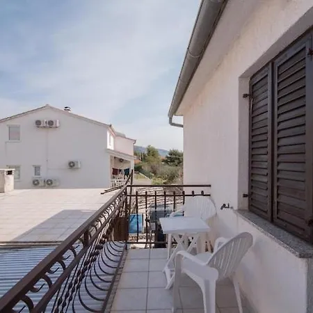 Fidelis - One Bedroom With Terrace And Garden View 4 Apartment